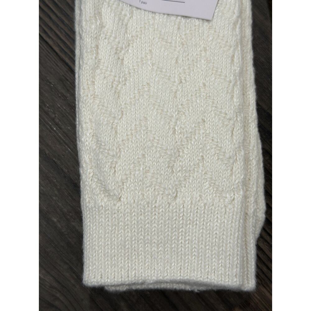 Lot Of 2 -Auden Boot Socks Womens 4-10 White 2 Pairs Crew Super Soft Cozy - Picture 2 of 7